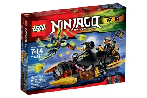 Zestaw LEGO 70733 Blaster Bike z serii Ninjago. Zestaw zawiera motocykl i latającą maszynę.